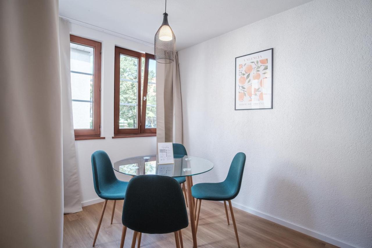 Apartment Neu / Design / Altstadt / Kueche / Netflix