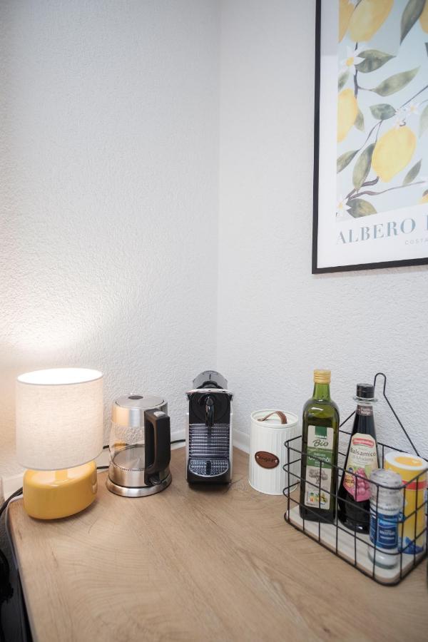 Neu / Design / Altstadt / Kueche / Netflix